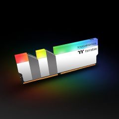 Thermaltake TOUGHRAM RGB Beyaz DDR4-4600Mhz CL19 16GB (2X8GB) Dual Bellek Kiti